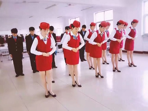 女生報(bào)石家莊東華鐵路學(xué)校學(xué)什么好？