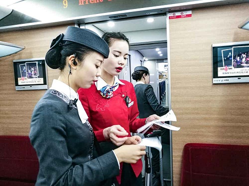 初三學(xué)航空乘務(wù)專業(yè)去哪個學(xué)校好？