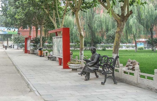 省外學(xué)生能報(bào)石家莊東華鐵路學(xué)校春季班嗎？