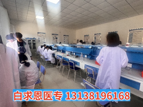 石家莊白求恩醫(yī)學(xué)中專學(xué)校多長(zhǎng)時(shí)間放假一次？